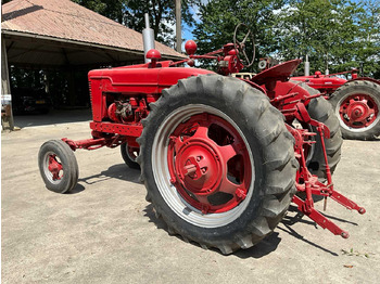 Трактор Mc cormick Farmall Super BMD: снимка 4
