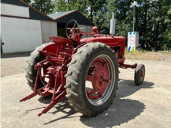 Трактор Mc cormick Farmall Super BMD: снимка 3
