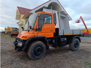 Камион UNIMOG U400