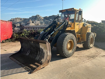 Колесен товарач VOLVO L90