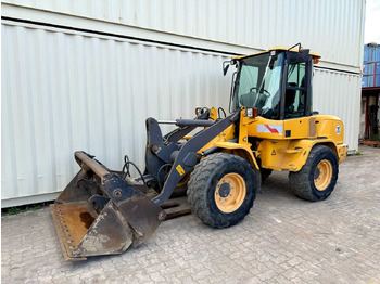 Колесен товарач VOLVO L30G