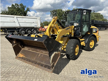Колесен товарач CATERPILLAR
