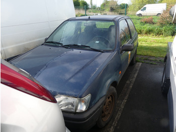 Лек автомобил FORD