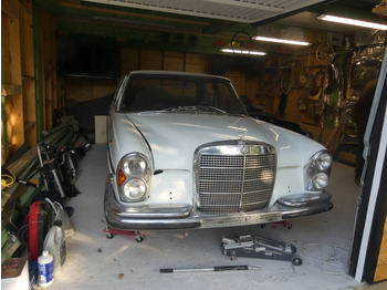 Лек автомобил MERCEDES-BENZ