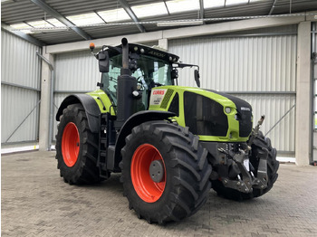 Трактор CLAAS Axion 930
