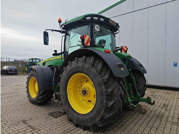 Трактор John Deere 8370R: снимка 3