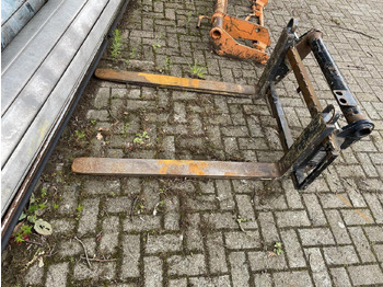 Челен товарач за трактор MANITOU
