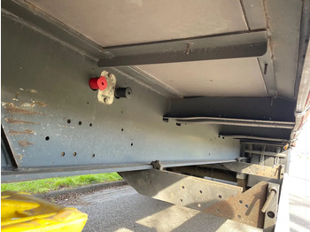 Нови Затворена каросерия полуремарке Kässbohrer Taut Liner Schuifdak: снимка 3