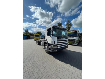 Влекач SCANIA P124