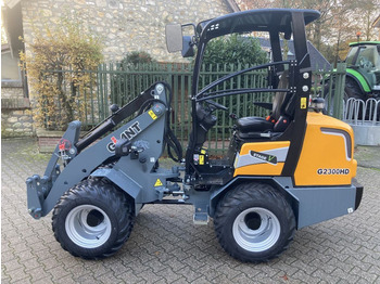 Компактен товарач GIANT