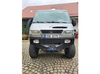 Лекотоварен автомобил фургон Iveco SCAM SMT 35. 3D 4x4 Off Road Van: снимка 3 Лекотоварен автомобил фургон Iveco SCAM SMT 35. 3D 4x4 Off Road Van: снимка 3