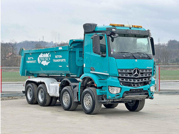 Самосвал камион MERCEDES-BENZ Arocs 4142