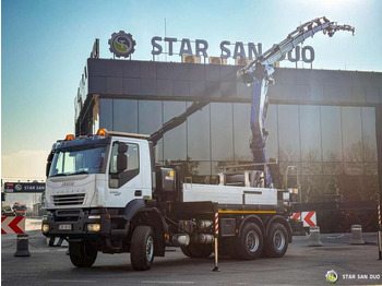 Камион с кран IVECO Trakker