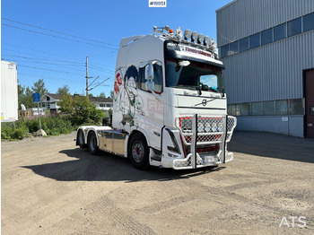 Влекач VOLVO FH 750