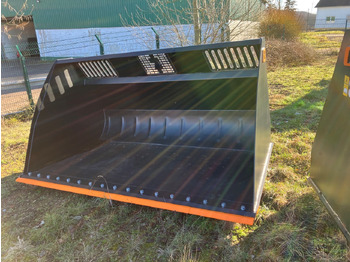 Челен товарач за трактор