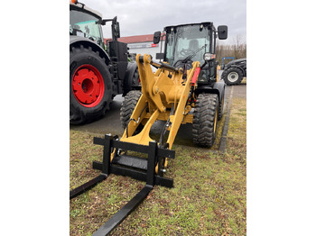 Колесен товарач CATERPILLAR 908H