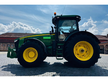 Трактор JOHN DEERE 8R Series