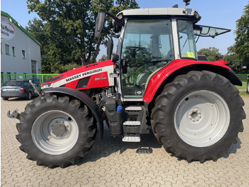 Трактор MASSEY FERGUSON 100 series