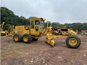Грейдер CATERPILLAR 140H