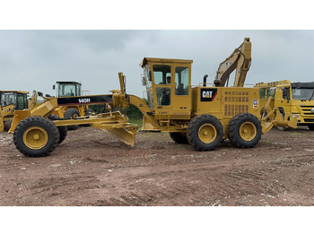 Грейдер CATERPILLAR 140H