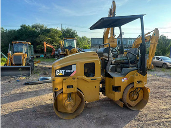 Валяк CATERPILLAR CB24B