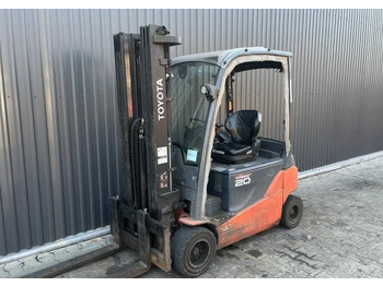 Електрокар TOYOTA