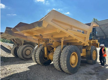 Самосвал Komatsu HD325-6KE: снимка 4