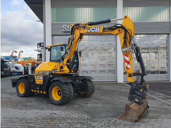 Колесен багер JCB