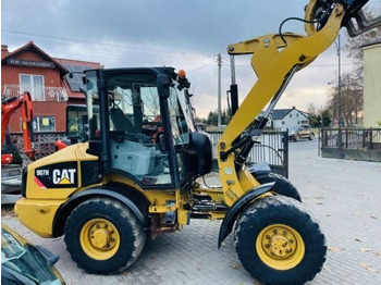Колесен товарач CATERPILLAR