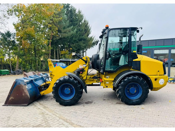 Колесен товарач CATERPILLAR 908H