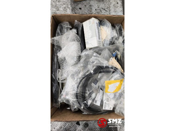 Кабина и интериор MERCEDES-BENZ