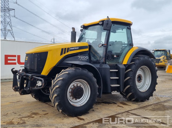 Трактор JCB