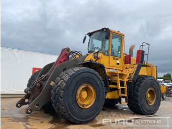 Колесен товарач VOLVO L220E