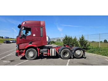 Влекач RENAULT T 520