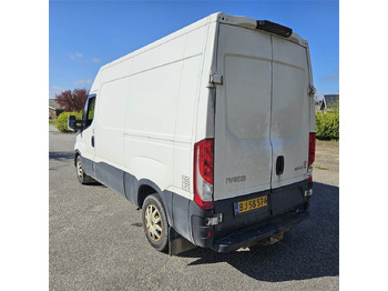 Товарен бус Iveco Daily 35s17 3,0D: снимка 5