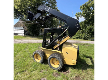 Мини челен товарач New Holland LX465: снимка 5