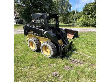 Мини челен товарач New Holland LX465: снимка 2