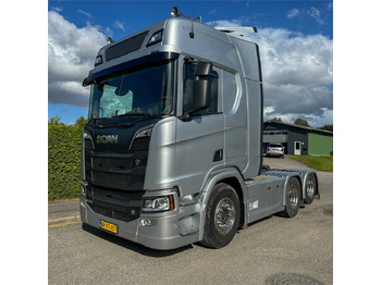 Влекач SCANIA R 530