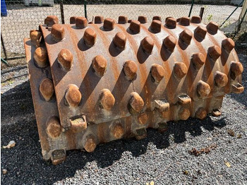 Прикачен инвентар CATERPILLAR