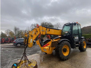 Телескопичен товарач JCB