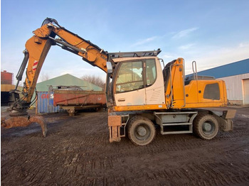 Багер за манипулиране на материали LIEBHERR LH 22