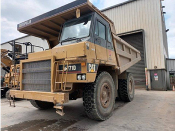 Кариерен самосвал CATERPILLAR