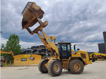 Колесен товарач CATERPILLAR 926M