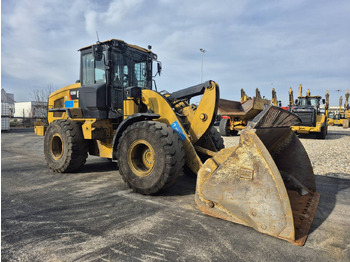 Колесен товарач CATERPILLAR 926M