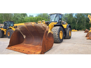 Колесен товарач CATERPILLAR