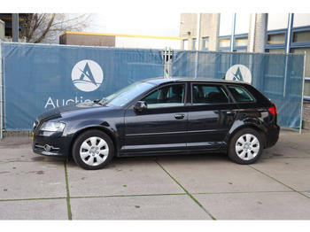 Лек автомобил AUDI