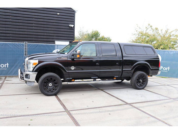 Лек автомобил FORD