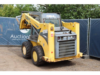 Колесен товарач Gehl R260: снимка 4