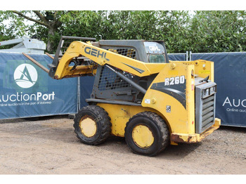 Колесен товарач Gehl R260: снимка 3