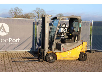 Електрокар JUNGHEINRICH EFG 316